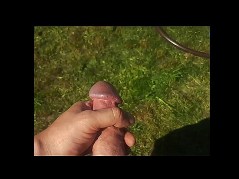 ❤️ A boazona se fode e se ejacula com um esguicho em um jardim de verão Porno fb em pt-br.teencumpot.ru